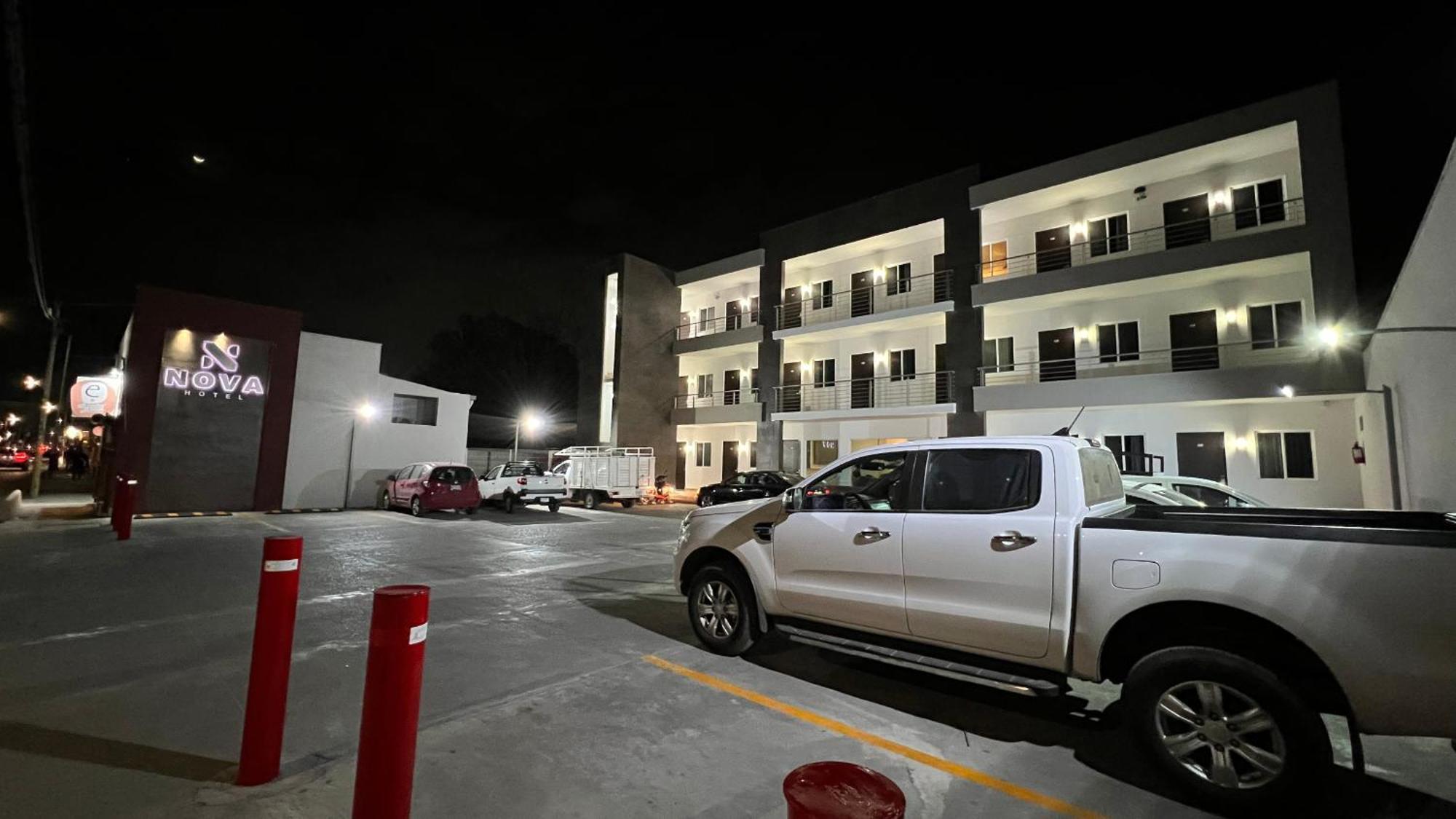 Nova Hotel Cadereyta Jiménez Екстериор снимка