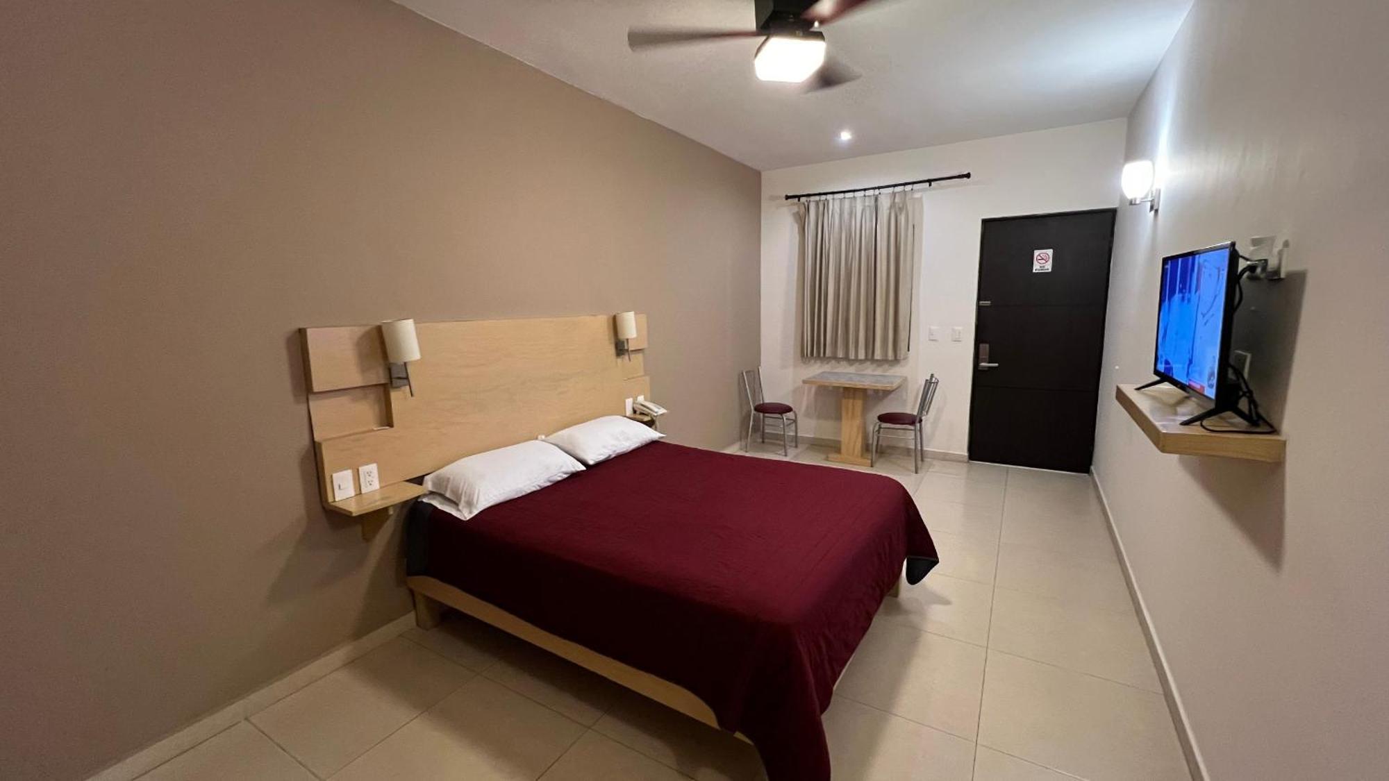 Nova Hotel Cadereyta Jiménez Екстериор снимка